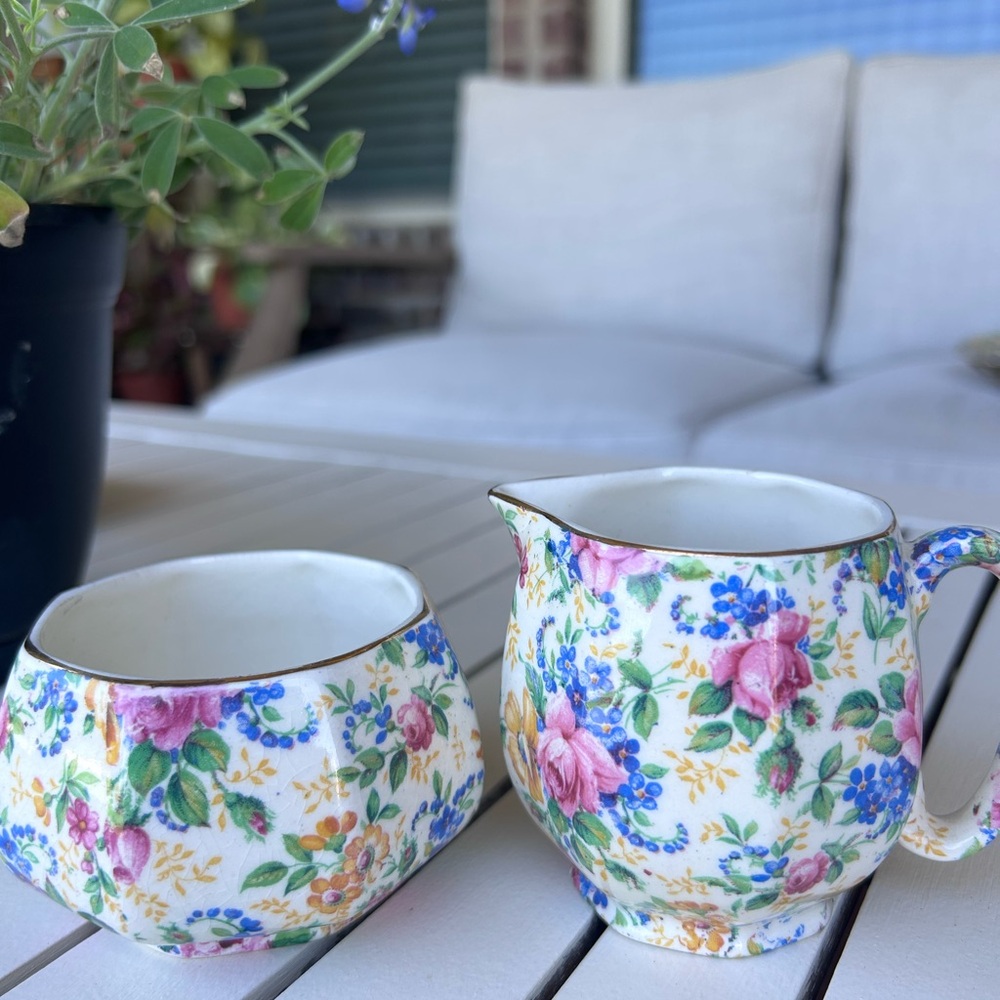 James Kent rosalynde creamer and sugar dishes